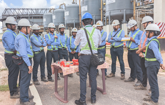 Customized on-site, online <br>& virtual-live sessions