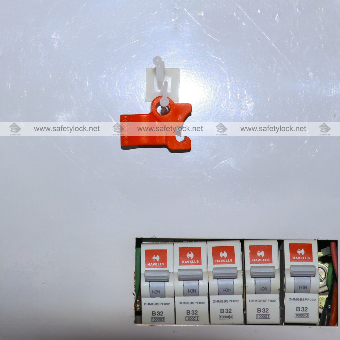 hanger for circuit breaker LOTO devices