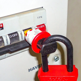 Pin Type Circuit Breaker Lockout