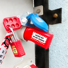 Pin and Sleeve Socket Lockout